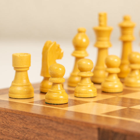 30X30CM CLASSIC MAGNETIC WOODEN FOLDING CHESS SET - Hobby.lt 🇬🇧