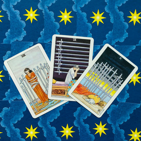 Universal Waite tarot deck in a tin US Games Systems