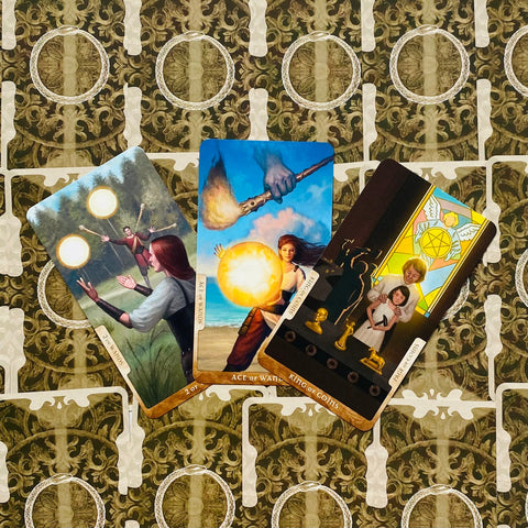 In Between Tarot Cards Lo Scarabeo