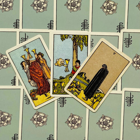Tarot cards Smith-Waite Centennial in a Tin Box US Games Systems