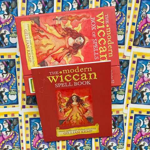 The modern wiccan box of spells cards Schiffer Publishing