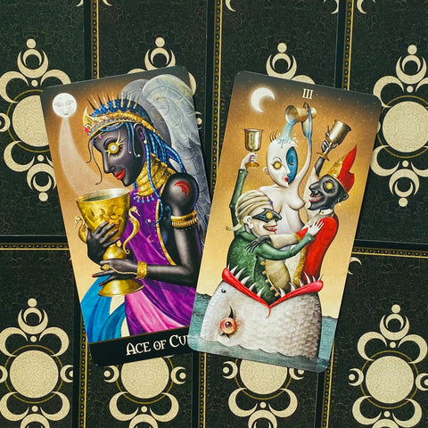 Deviant Moon Borderless Edition Tarot cards US Games Systems
