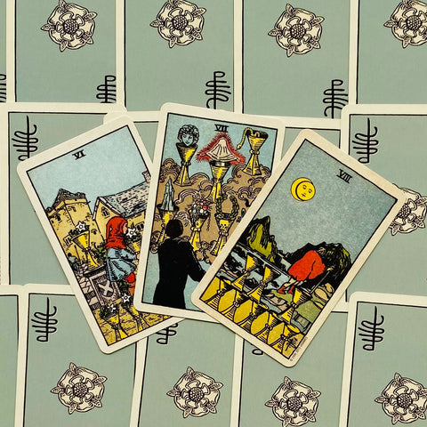 Tarot cards Smith-Waite Centennial in a Tin Box US Games Systems