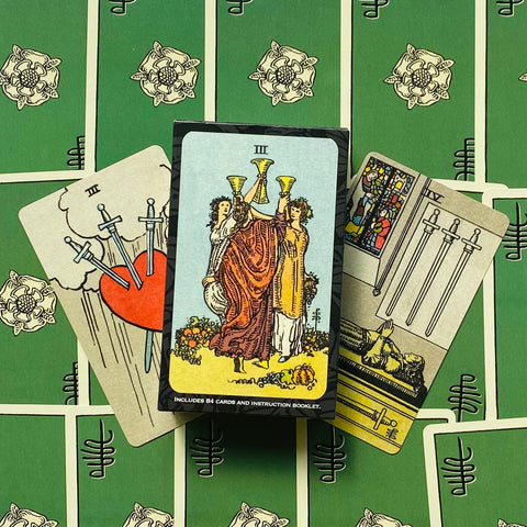 Smith Waite Borderless Tarot cards US Games Systems