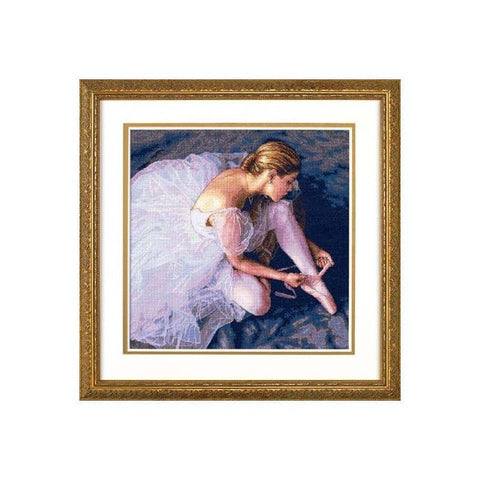 Ballerina Beauty (36 x 36 cm) - Cross Stitch Kit by DIMENSIONS - Hobby.lt 🇬🇧