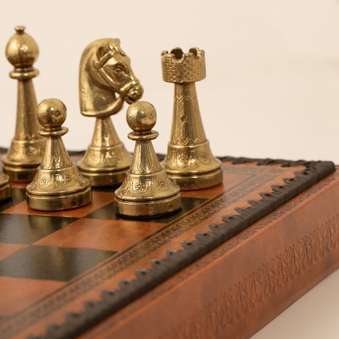 Beautiful Metal Chess Set with Leatherlike Board/Box + CHECKER Set - Hobby.lt 🇬🇧