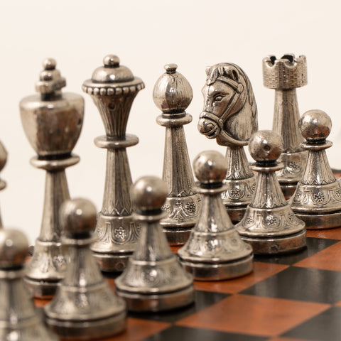 Beautiful Metal Chess Set with Leatherlike Board/Box + CHECKER Set - Hobby.lt 🇬🇧