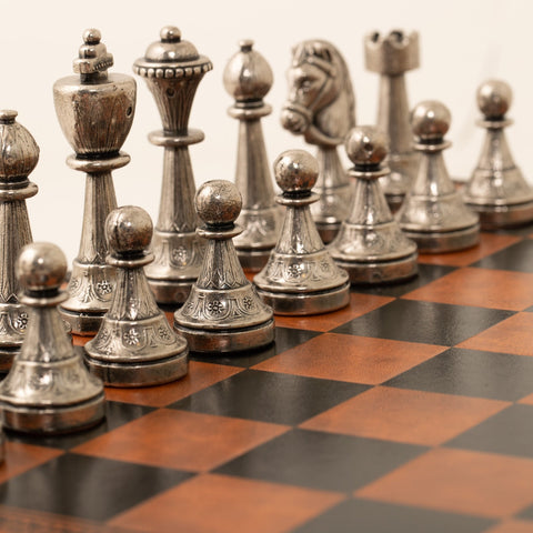 Beautiful Metal Chess Set with Leatherlike Board/Box + CHECKER Set - Hobby.lt 🇬🇧