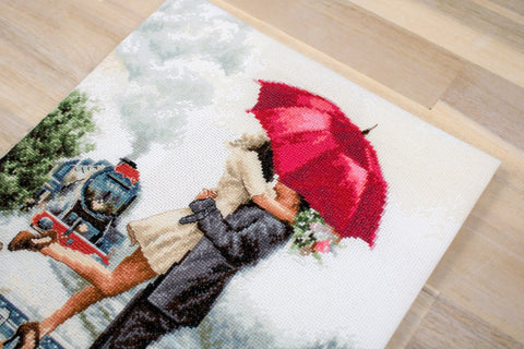 Couple on Train Station SB2369 - Cross Stitch Kit - Hobby.lt 🇬🇧