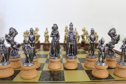 MARY STUART CHESS: Metal & Wood Pieces With Wooden Chessboard In Brass Effect
