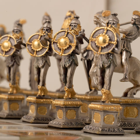 Sigfrid: Mythological King of the Nibelungs People: Extra Luxurious Chess Set