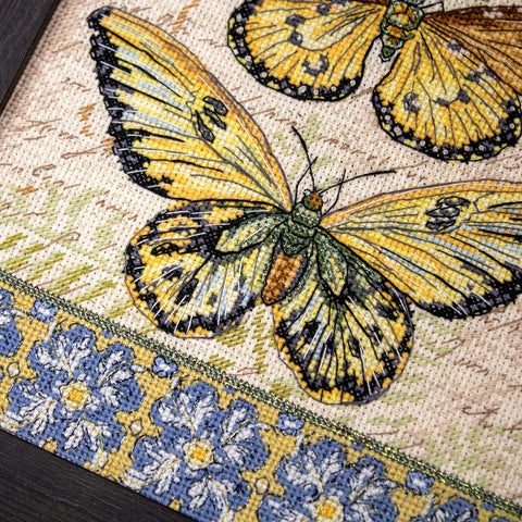 Vintage Wings-Le Papillons SLETI975 - Cross Stitch Kit