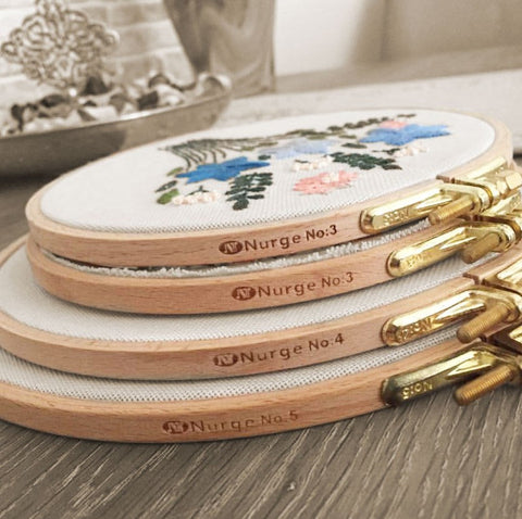 Nurge 13cm Wooden Embroidery Hoop, Beech Wood, Adjustable Metal Screw, Natural Finish for Cross Stitch and Needlework