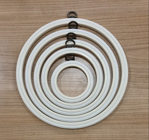 Nurge Flexi Embroidery Hoop, 17 cm Round White Flexible Plastic Hoop for Cross Stitch and Surface Embroidery