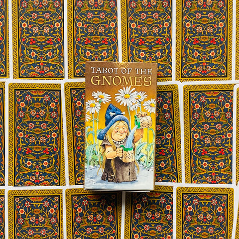 Tarot Of Gnomes cards Lo Scarabeo