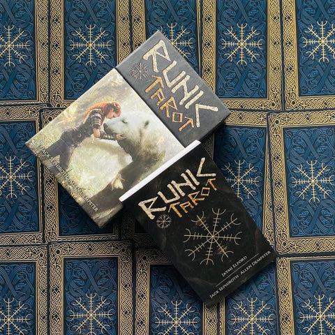 Runic Tarot Cards Lo Scarabeo