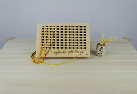 Embroidery Needle Organizer with Wooden Base, 180 Holes, Natural Wood, Sewing and Craft Storage, Embroidery Craft