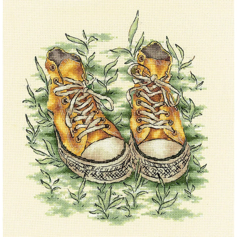 Cross Stitch Kit Sneakers, 14 Count Cream Aida Canvas, 26 Cotton Thread Colors, 19 x 22 cm, Andriana