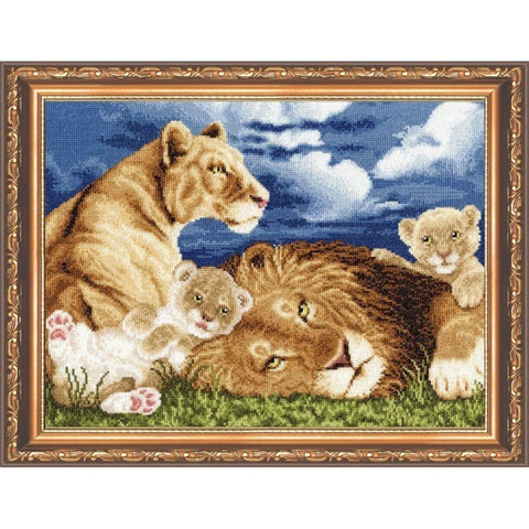 DZH016 Lions Cross Stitch Kit from Golden Fleece