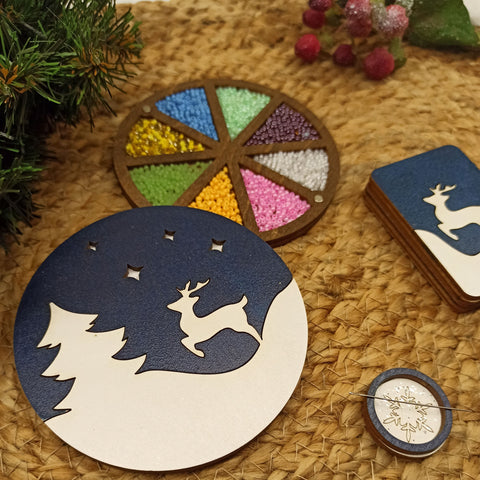 Bead Storage Box for Craft Supplies, Winter Deer Design, 3 mm Plywood, Natural Wood, 10 x 10 x 1.2 cm, Kind Fox