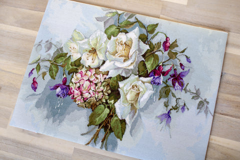 Bouquet with Roses SBA2363 - Cross Stitch Kit