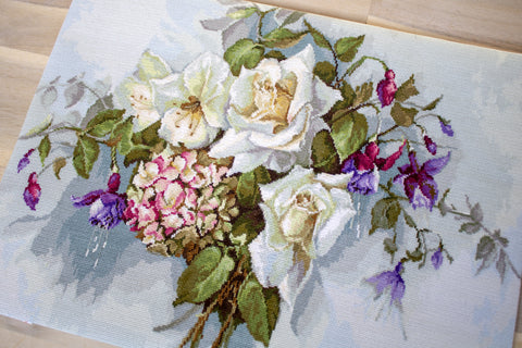 Bouquet with Roses SBA2363 - Cross Stitch Kit