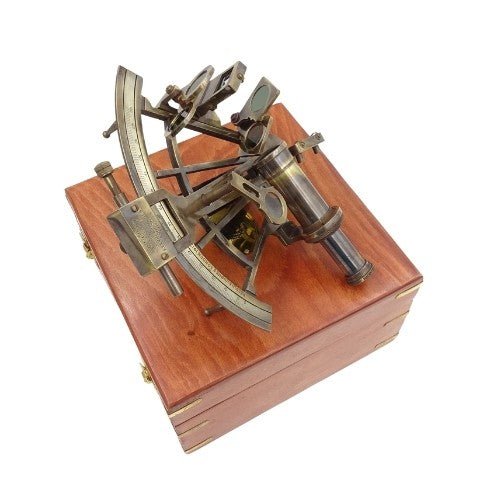 Brass sextant in a wooden box NC1517 - Hobby.lt 🇬🇧