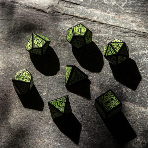 Celtic 3D Revised Dice Set black and green