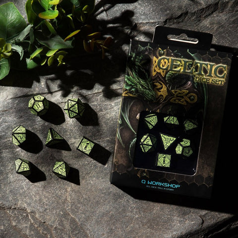 Celtic 3D Revised Dice Set black and green