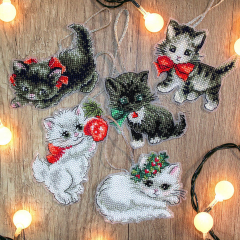 Christmas Kittens Toys SLETI987 - Cross Stitch Kit - Hobby.lt 🇬🇧