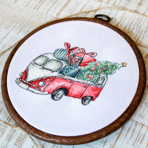 Christmas Retro Cars SLETI965 - Cross Stitch Kit