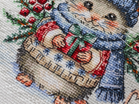Christmas Cross Stitch Kit with 16 Count Aida Fabric, AVA Stitch, 29 Colors, 5.25 x 5.68 Inch Finished Design