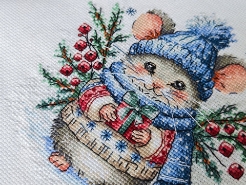Christmas Cross Stitch Kit with 16 Count Aida Fabric, AVA Stitch, 29 Colors, 5.25 x 5.68 Inch Finished Design
