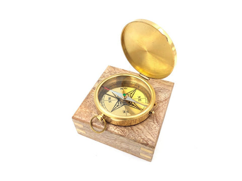 Compass in a wooden box 1054