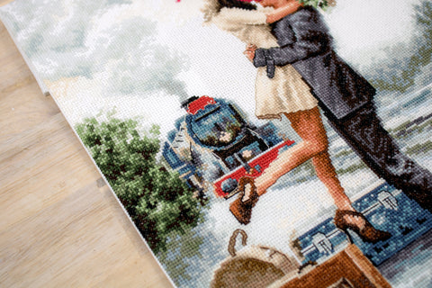 Couple on Train Station SB2369 - Cross Stitch Kit