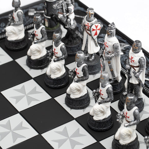 CRUSADERS: Handpainted Chess Set with Unique Chessboard - Hobby.lt 🇬🇧