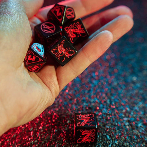 Cyberpunk RED Essential Dice Set black and red - Hobby.lt 🇬🇧