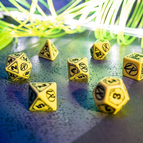 Cyberpunk RED RPG Dice Set danger zone yellow and black - Hobby.lt 🇬🇧