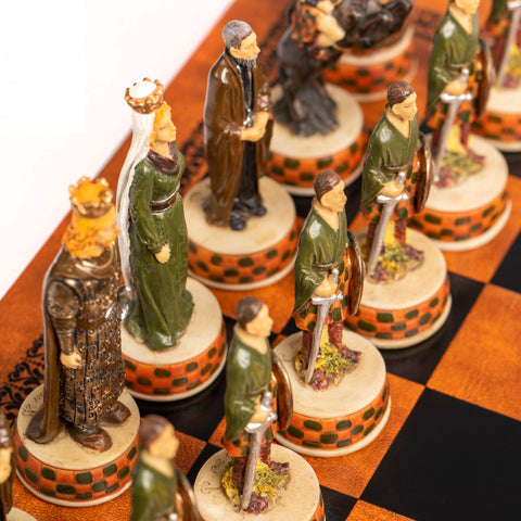 ENGLAND VS SCOTLAND: Quality hand painted Chess Set with Leatherette Chess Board