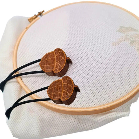 Acorn Magnetic Holders Set of 2 Kind Fox by Wizardi