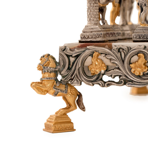 Gulliver and Lilliputians II: Luxurious Chess Set from Bronze finished using Real 24k Gold