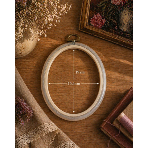 Flexible Oval Embroidery Hoop 15.4 x 19 cm, Clear, Nurge