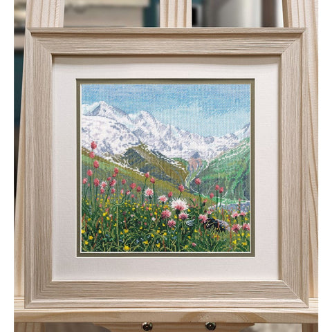 Cross Stitch Kit by Oven S1575