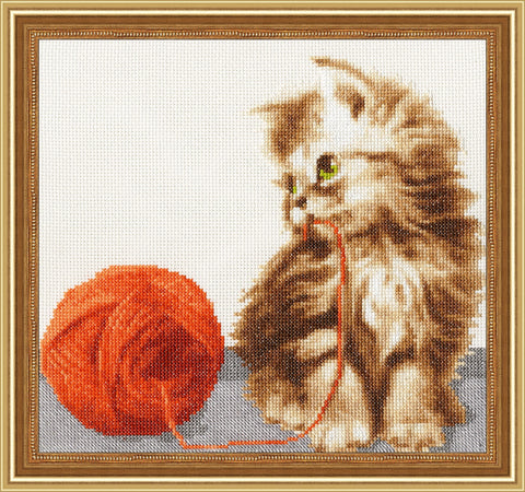 Kitten with threads S/NL042