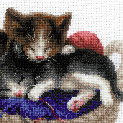 Kittens In A Basket cross stitch kit by RIOLIS Ref. no.: 1724