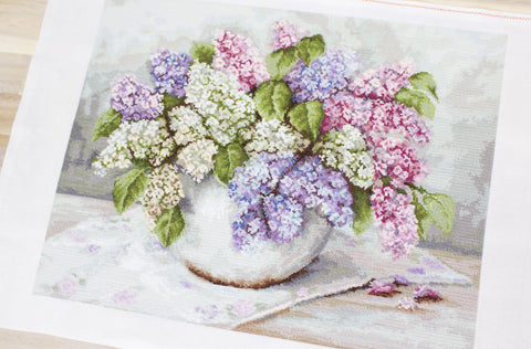 Lilac SBA2326 - Cross Stitch Kit