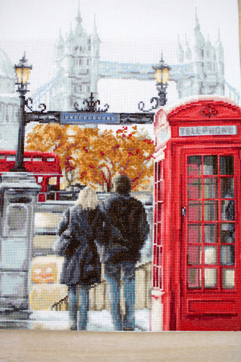 London SB2376 - Cross Stitch Kit