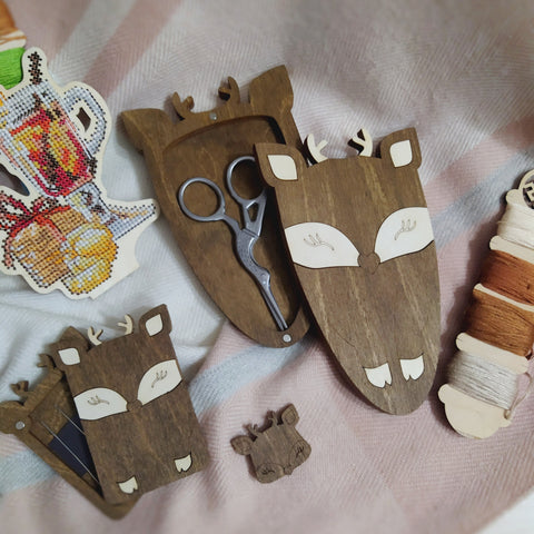 Magnetic Sewing Needle Holder with Deer Motif, 3 mm Plywood, 3.5 x 3 cm, Kind Fox by Wizardi