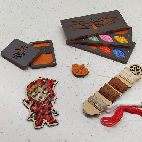 Magnetic Needle Holder with Orange Pattern, Kind Fox by Wizardi, 3 mm Plywood, 3.5 x 3 cm Sewing Accessory