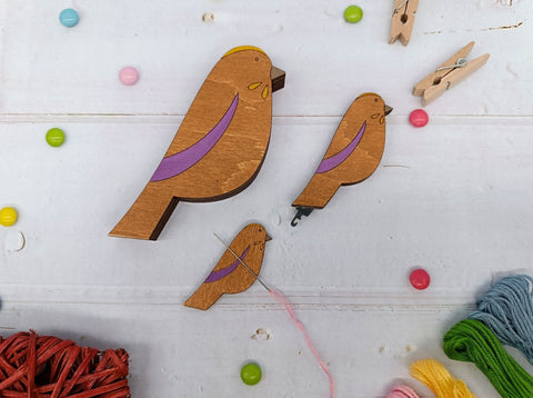 Magnetic Needle Minder Bird, Purple 4 x 3 cm, 3 mm Plywood, Sewing and Embroidery Accessory, Kind Fox by Wizardi KF059/200-3